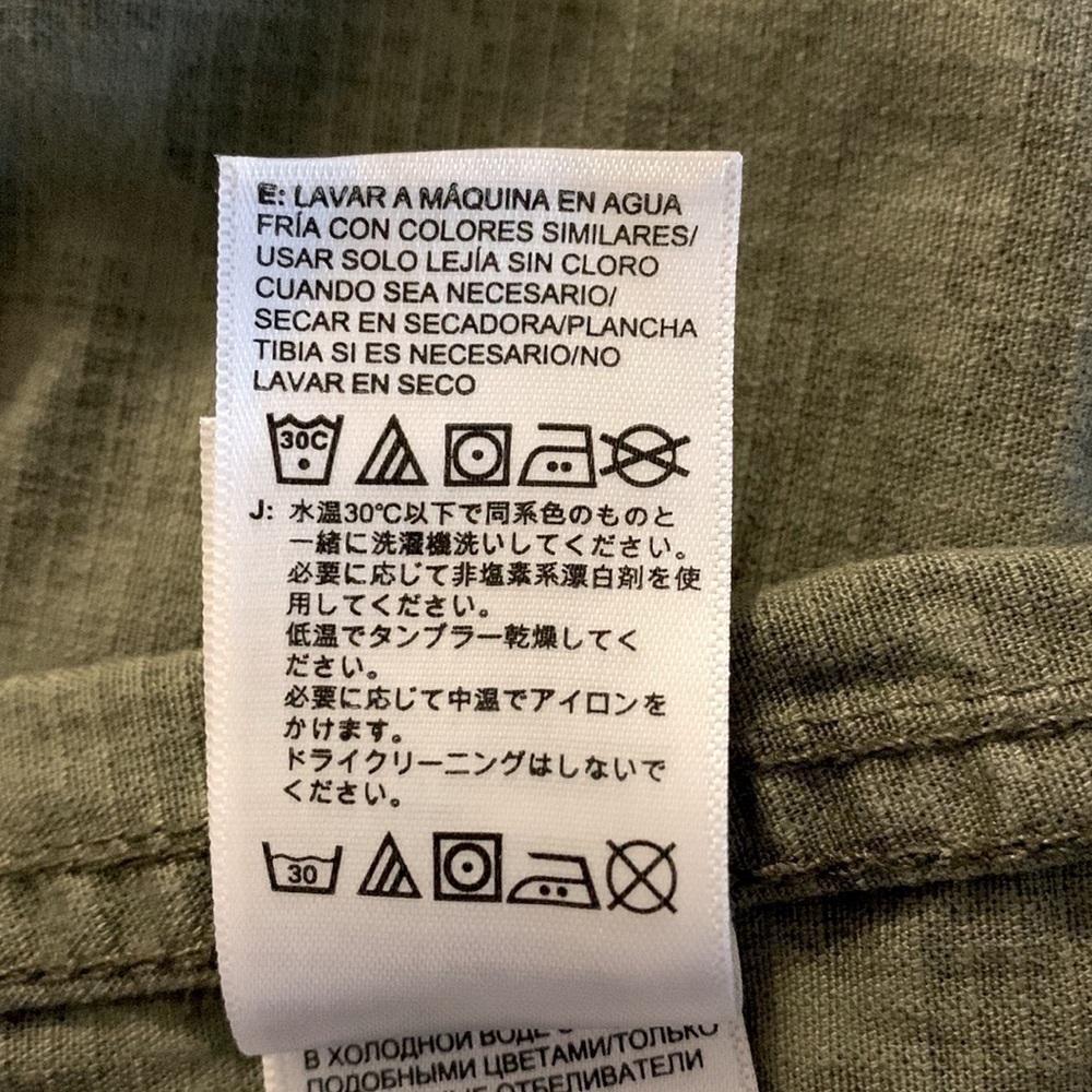 THE North Face Hiking Shorts, Size 2, Army Green. - Picture 6 of 7